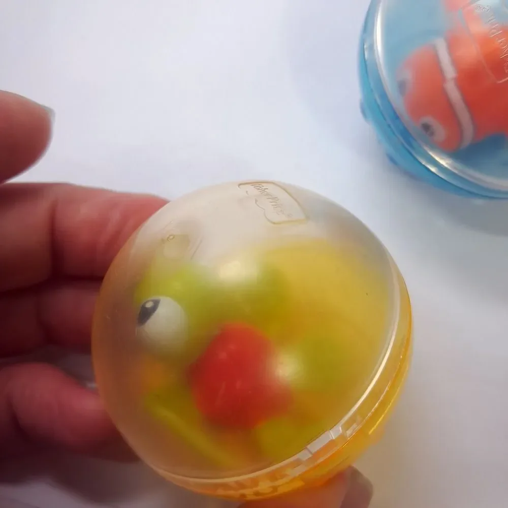 Disney Baby Finding Nemo Amazing Animals rounds balls rattle‎ ball Squirt Dory